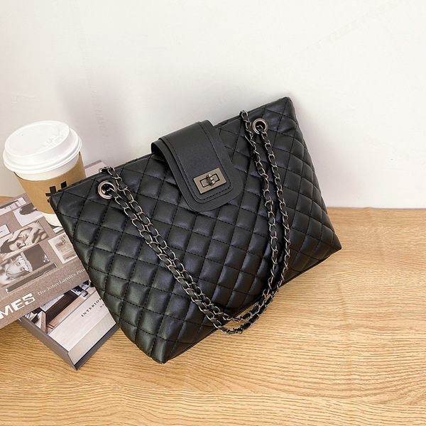 Spiffybd Aura-Chain Quilted Luxe Tote
