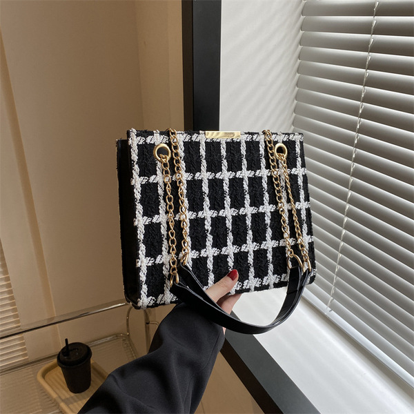 checkered black Chain Shoulder Bag Underarm Tote Bag