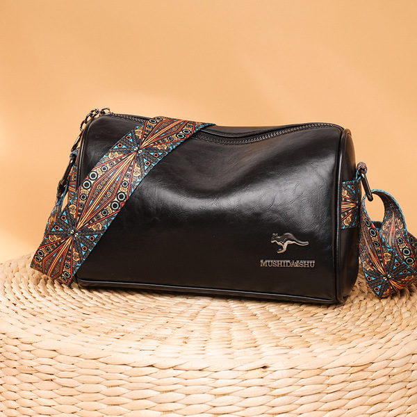 Black Pu Soft Leather Texture Large Capacity Lightweight Casual Lightweight Shoulder Bag